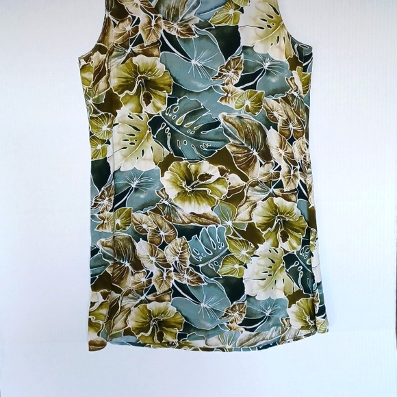 Gary's Island Green Floral Womans Topsize Medium - Picture 2 of 4